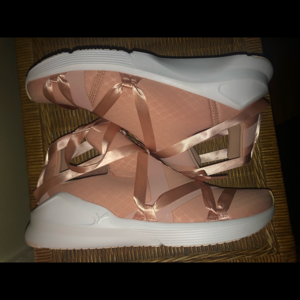 Women's Puma Fierce Rope Satin Shoe Size 8.5